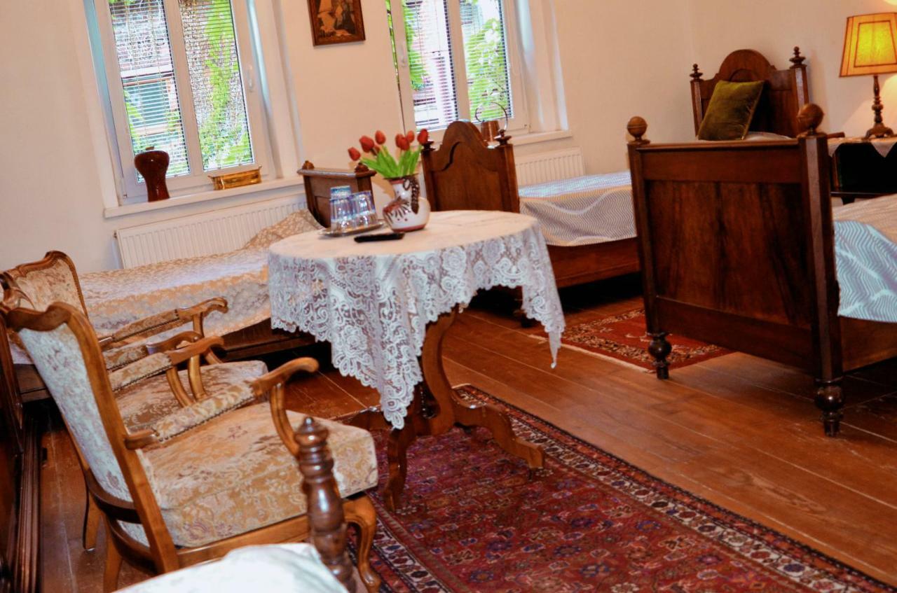 Penzion U Cermaka Ostrov  Exteriör bild